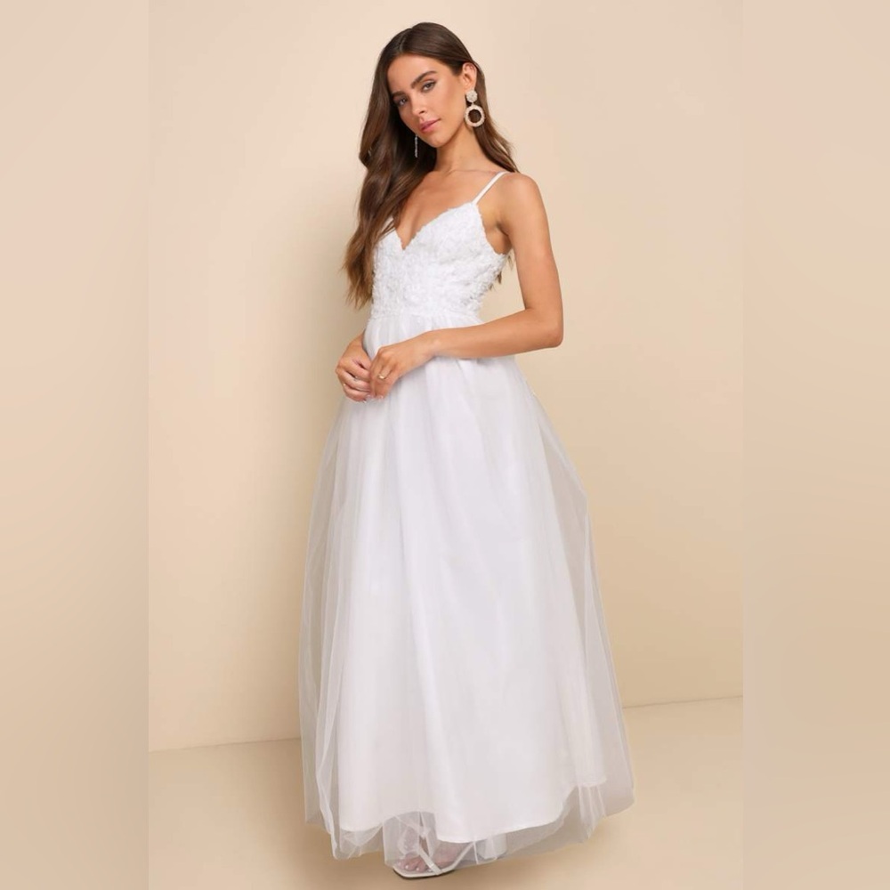 NWT Lulu's White Sleeveless Dress